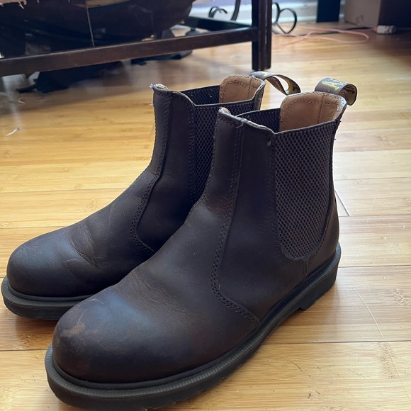 Dr Marten Chelsea Boot - Picture 2 of 6
